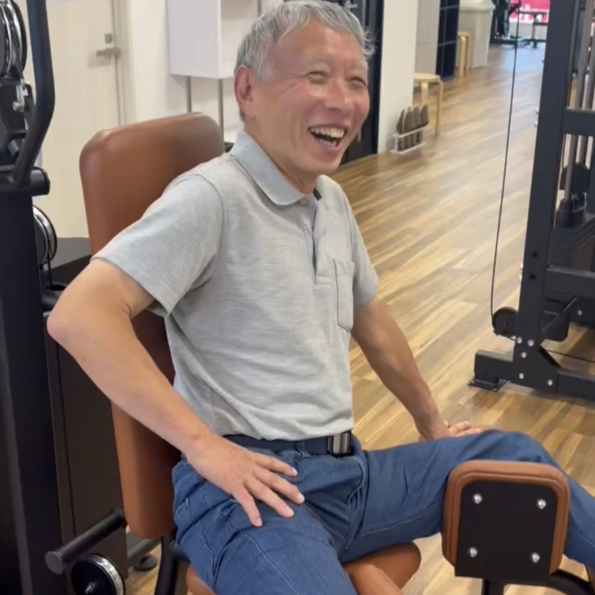 大好きなゴルフ中に急に腰を痛めてしまい、1ヶ月ほどゴルフができない時期がありました。
その間、ストレッチやトレーニングを毎日コツコツ続けたことで、腰の痛みや違和感が気にならなくなりました！
今では腰を気にすることなく、大好きなゴルフを楽しめています⛳️
これからも痛みに負けない身体を作って、ゴルフを楽しみ続けたいです！