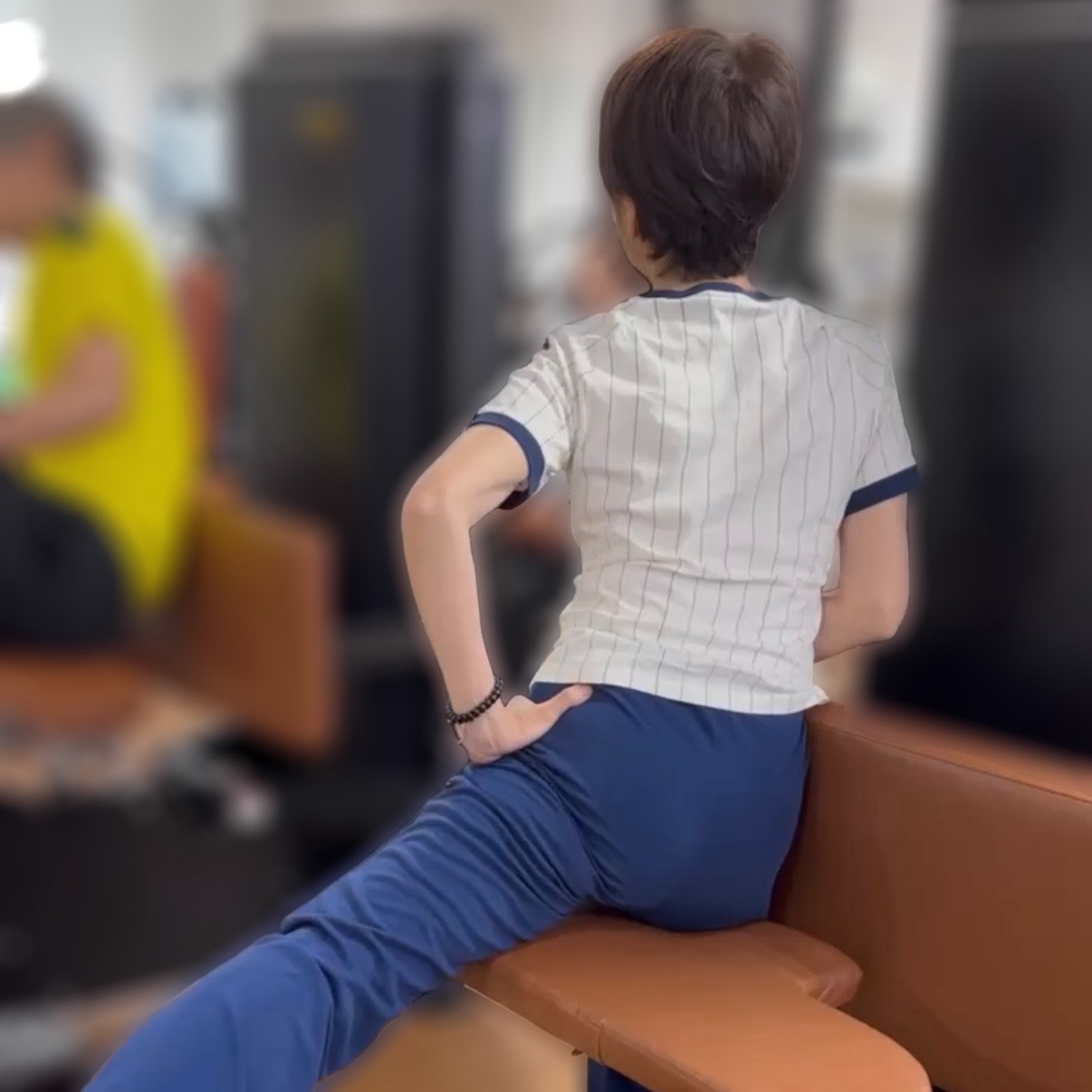 骨密度が改善！できることが増えました！ 70代　女性 Q.どのような効果を感じられていますか？ 「骨粗鬆症の疑いがある」と言われたことをきっかけに、筋力アップと骨密度改善のため、週3〜4回のトレーニングを始めました。コツコツ続けた結果、骨密度が70％から120％にアップ！身体が変わったことで行動力も増えて、5〜6年ぶりにゴルフを再開したり、フジロックにも3日間参加して、1日2万歩歩くことができました！今は「次は前夜祭・後夜祭も含めて5日間参加したい！」という新しい目標もできました。